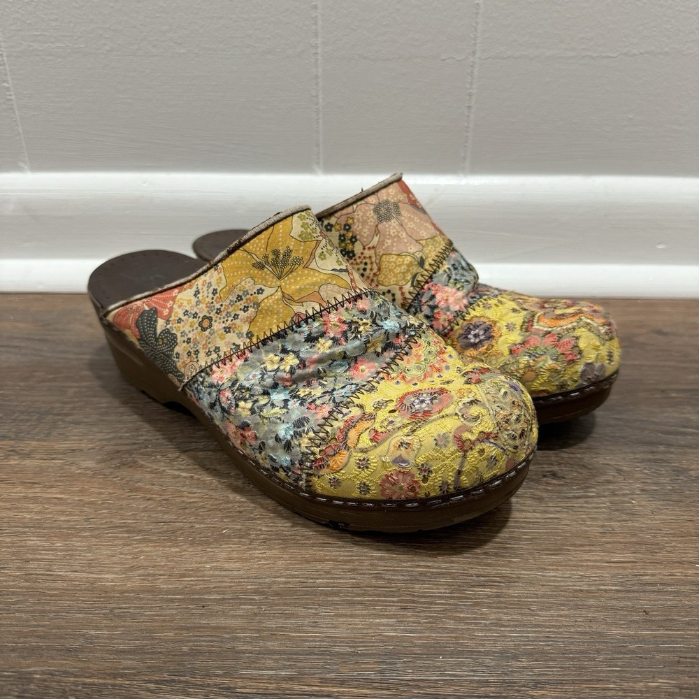 Sanita Women's Patchwork Floral Style Clogs Sz 39‎ FAIR